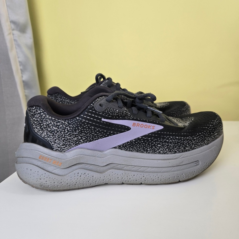 Brooks Ghost 2 Max Womens sz 9 Shoes. No original insoles.